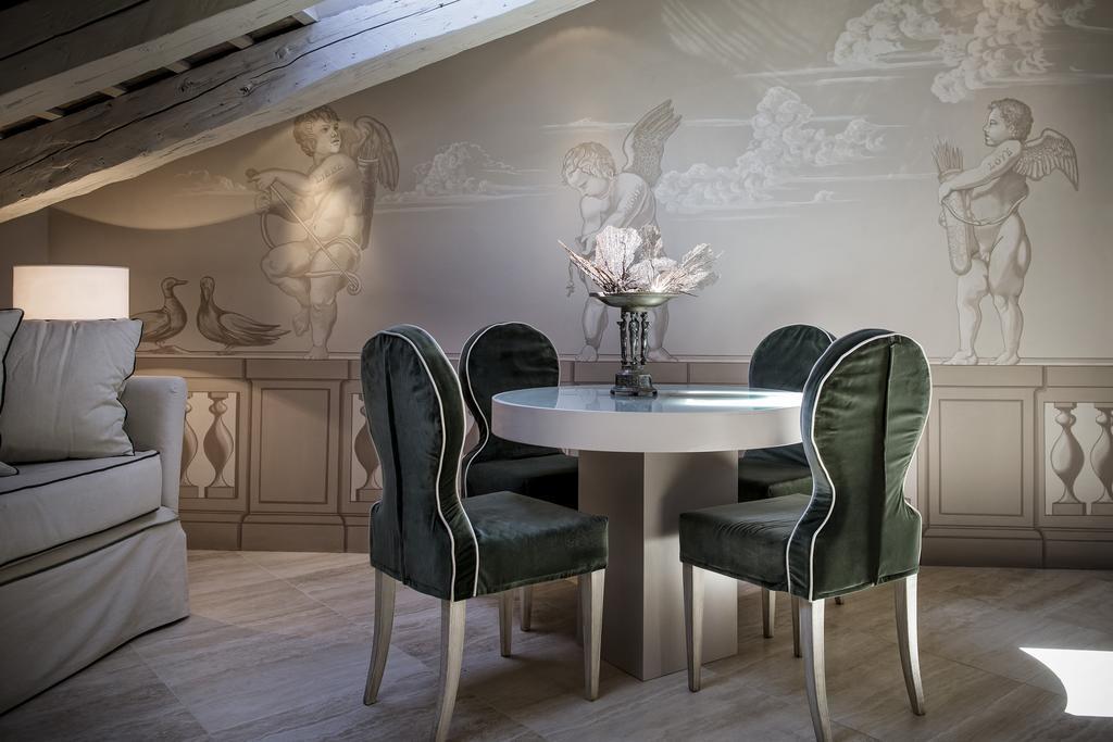 Seven Historical Suites Trieste Chambre photo