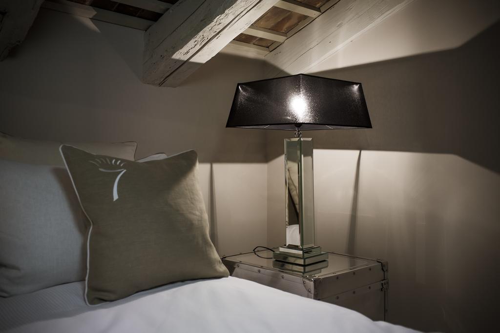 Seven Historical Suites Trieste Chambre photo