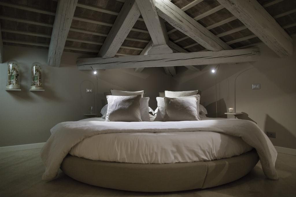 Seven Historical Suites Trieste Chambre photo